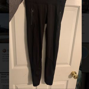 Lululemon black stretchy leggings